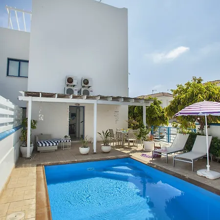 Nicol 31 Villa Pernera